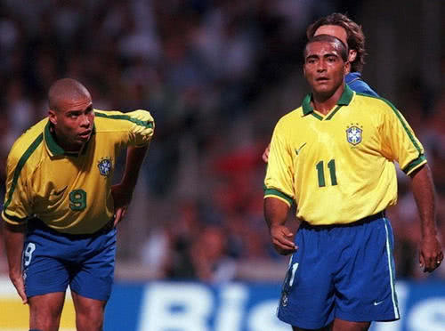 充满悬念 充满悬念